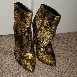 JESSICA Simpson Metallic Gold Floral Embroidered Pointy Toe Ankle Bookties s6